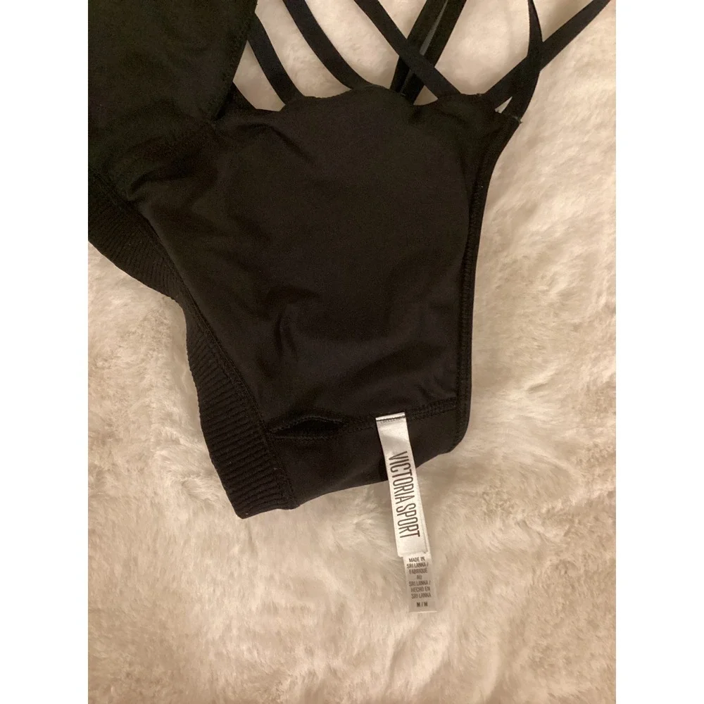 Victoria Sport Black Strappy Crisscross Front Halter Sports Bra Medium M - Picture 5 of 5
